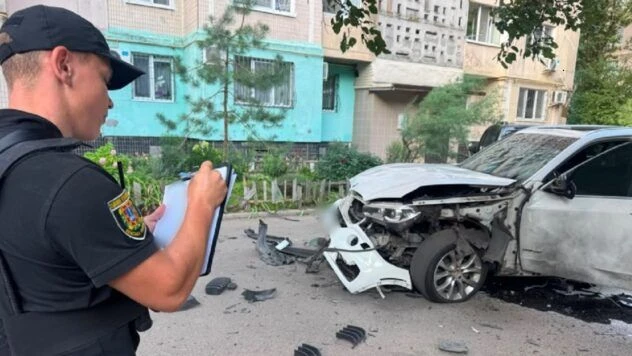 Щойно чоловік завів кросовер і почав рух: в Одесі вибухнуло авто